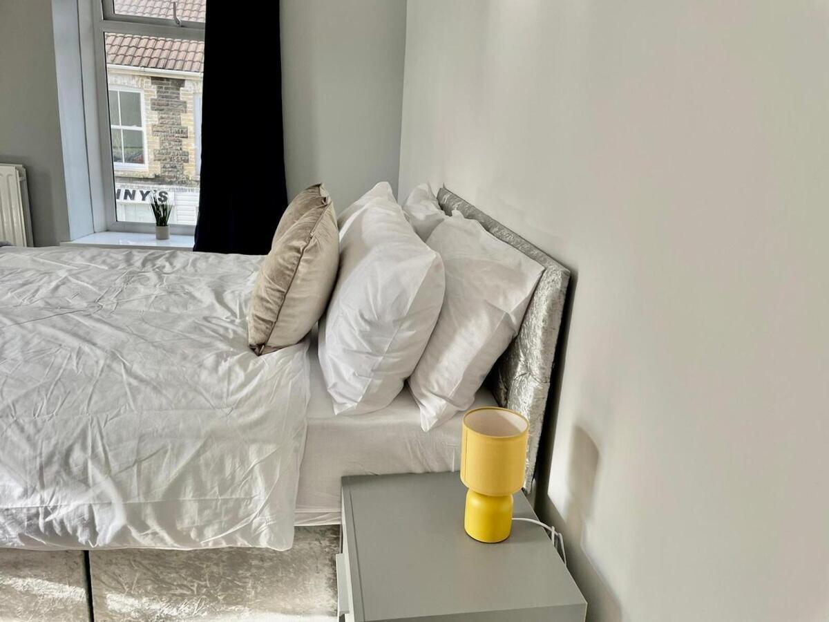 Cozy Home Afan Valley Mountain Retreat - Sleeps -8 Glyncorrwg Esterno foto